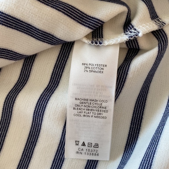 Joe Fresh back and white striped short sleeve shift dress. Small
C - Picture 6 of 7